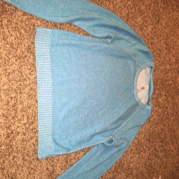 Sweaters - Picture 3 of 4